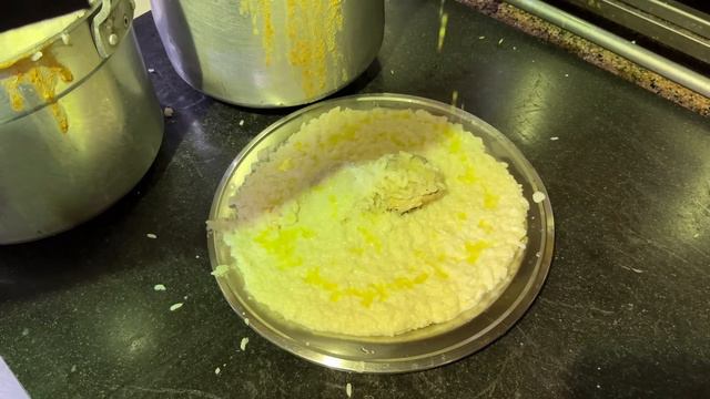 Traditional Old Tribal Food of Taif Saudi Arabia SALEEQ With Cream, Milk & Clarified Butter смотреть онлайн