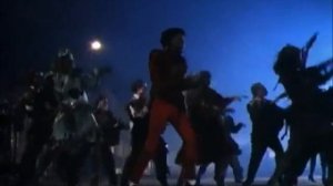 Michael Jackson - Thriller (ZOMBIE DANCE)
