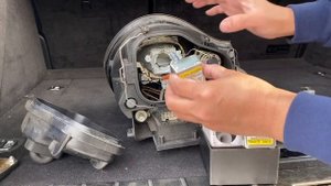 How to: 2005 Porsche Cayenne Headlight Bulb Replacement (Model 955 w/ HID D1S or D1R bulb)