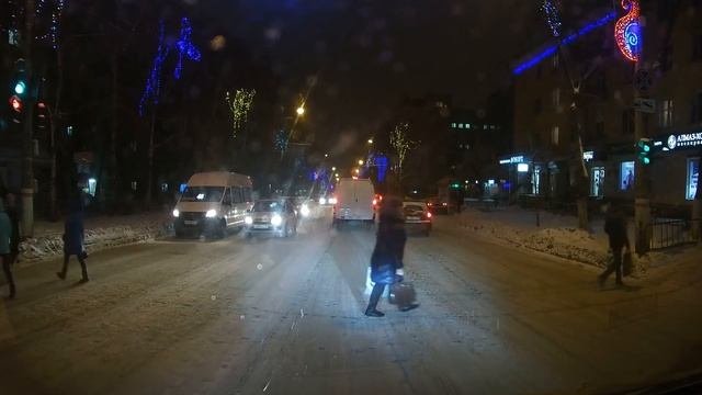 Проезжаем перекрёсток согласно пункта 13.7 ПДД.