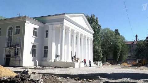 Строители из Нижегородской области помогают восстанавливать город Харцызск в ДНР