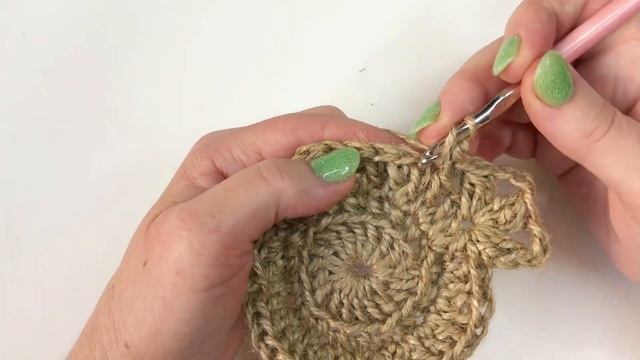 Вязание крючком. Красивая салфетка из джута для чаепития. смотреть онлайн