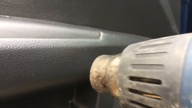 Удаление царапин с пластиковых деталей салона автомобиля