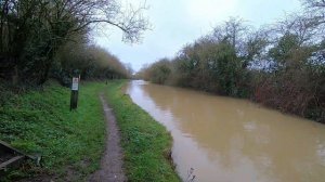 Vlog: My Narrowboat is surrounded by Flood Water!