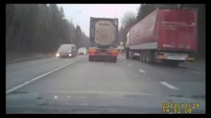 цистерна перевернулась