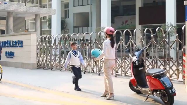 Шлем от Xiaomi смотреть онлайн