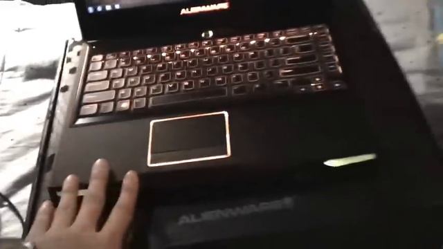 Review: Alienware M14x Laptop смотреть онлайн