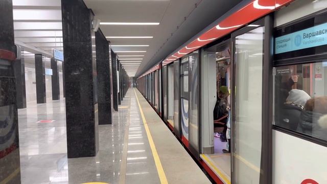 Электропоезд «81-775/776/777 (Москва 2020)» на станции метро «Каширская» (БКЛ), 11 марта 2023 года смотреть онлайн