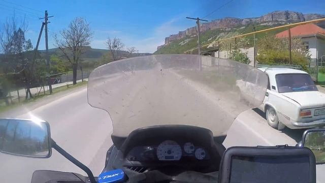 Красивая дорога в ущелье. Синапное-Бахчисарай