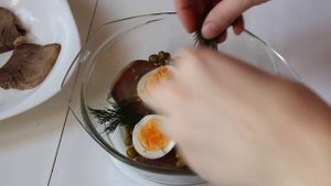 Заливное из говяжьего языка / как приготовить заливное из говяжьего языка