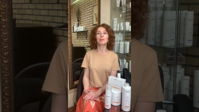 Упругие и эластичные волосы чарующие  блеском обеспечит роскошная восстанавливающая линия.