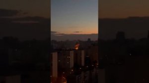 В соцсетях публикуют кадры, предположительно, взрывов в Киеве
