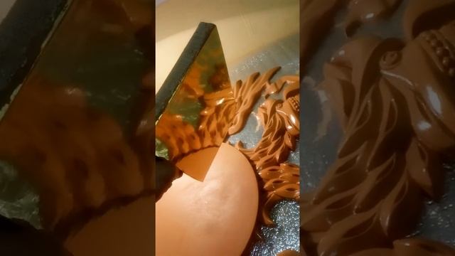 золочение  на полимент холста для живописи