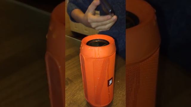 Колонка JBL Charge 2+ и вода