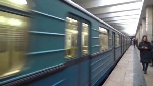 Перегонка электропоезда 81-710 "ЕЖ-3", станция метро Щукинская