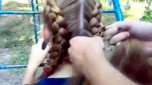 Плетение ажурных косичек.