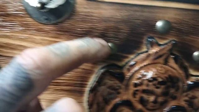 подарки ручной работы. резьба по дереву. кейс под теннисные ракетки. сундук под икону. массив. смотреть онлайн