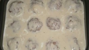 Биточки мясные в сметанном соусе в духовке