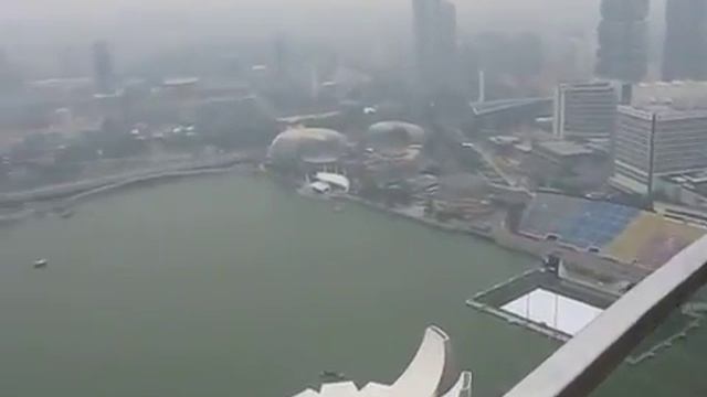 СИНГАПУР = вид с крыши отеля Марина бей смотреть онлайн