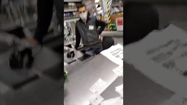 В магазине ПЕРЕКРЕСТОК НА ПРОСПЕКТЕ ПРОСВЕЩЕНИя 81.