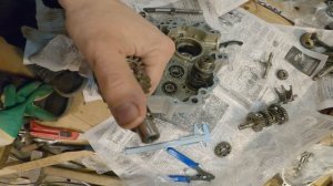 65 тыс км BAJAJ BOXER Замена Игольчатого Подшипника первичного вала