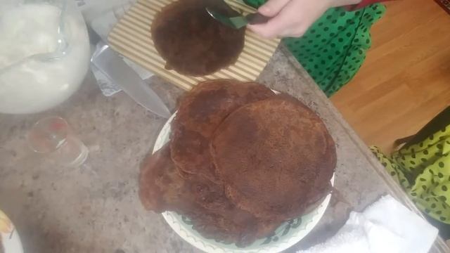 Очень вкусные шоколадные блинчики с начинкой к новогоднему столу и не только. смотреть онлайн