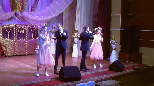 Огонёк к 8 марта - шоу-группа "Креатив".ГУК "Полоцкий районный Центр культуры" смотреть онлайн