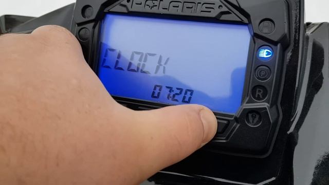 Установка времени на часах. Polaris Pro-Rmk 850. смотреть онлайн