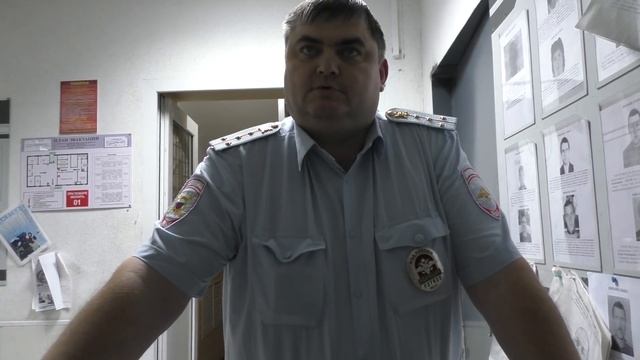 Полицейский спит, а служба идёт смотреть онлайн