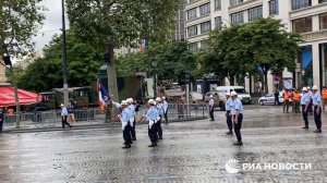 Военный парад в Париже