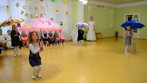 Танец с зонтиками Праздник Осени Средняя группа
