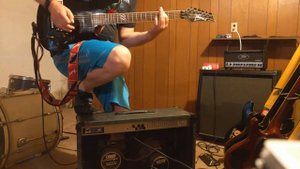 Behringer UM300 Distortion Pedal (quick test)