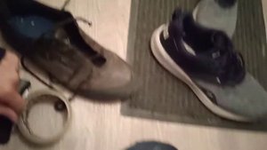 Лайфхак! Что делать,если не получается просунуть шнурок,в ботинок,кроссовок.Простейший  способ!