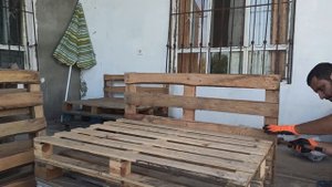 Сделай Сам.Угловой диван из Паллет. Palletdən künc divanı. How to Build a Pallet Sofa.