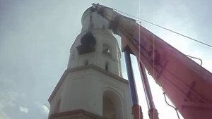Монтаж колокола на колокольню Кафедрального Собора