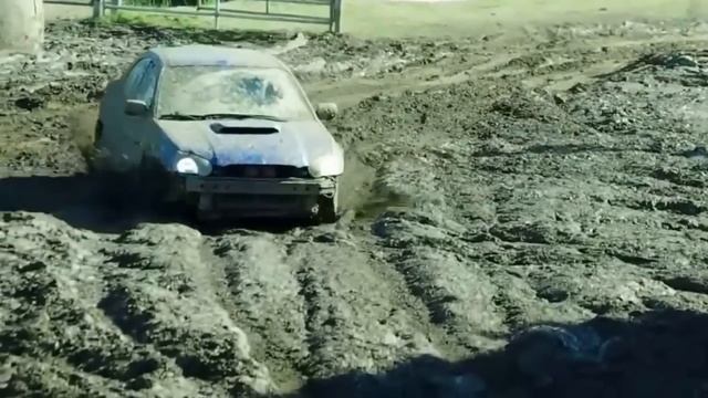 Грязные покатушки Subaru Impreza смотреть онлайн