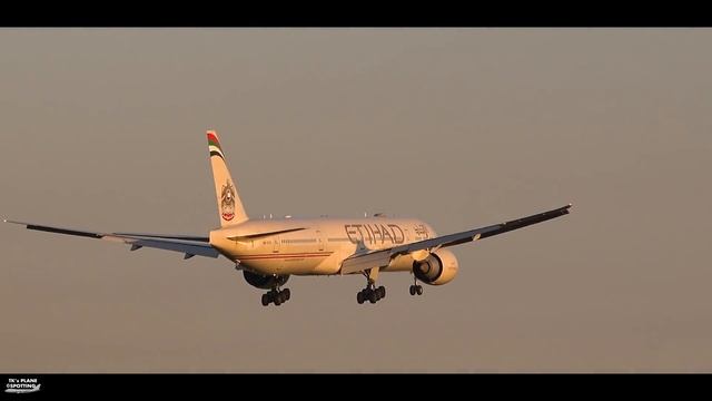 AMAZING Lighting Plane Spotting 30 Aircraft | A350 A380 B777 A340 | Melbourne Airport Plane Spottin смотреть онлайн
