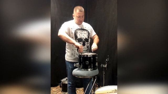 Урок по барабанам - легкий способ настройки барабанов в стиле Rock. Настройка томов - Часть 1