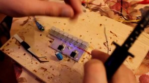 Сборка простейшего усилителя, на двух транзисторах.