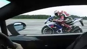 Мото Сузуки против Авто Ламборджини. Suzuki GSX R1000 vs Lamborghini Gallardo Visordown
