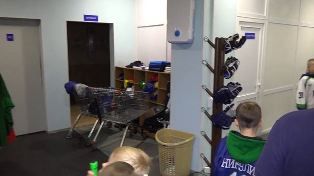 Юные хоккеисты в гостях у ХК "Югра" смотреть онлайн