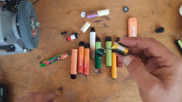 Из чего состоит электронная сигарета. Разбор одноразок.