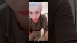 Türbanlı Kızın bol frikikli muhteşem yayını kalçalar fenaaaa