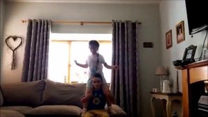 The shoulder ride challenge w_Pigy