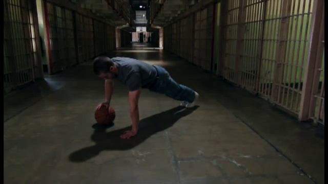 Отжимания от пола не равномерным хватом смотреть онлайн