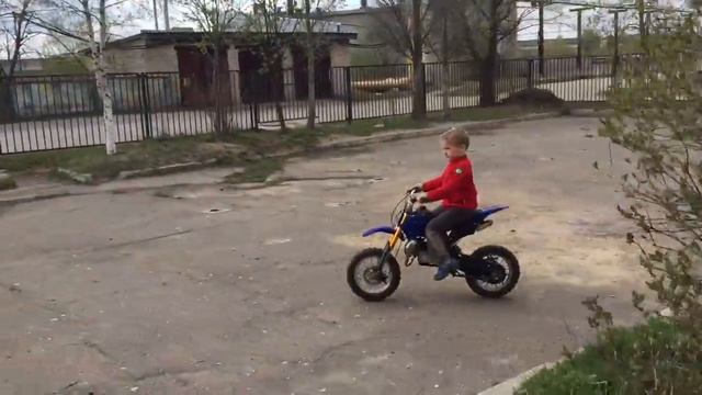 ДЕТСКИЙ БЕНЗИНОВЫЙ МОТОЦИКЛ КРОСС смотреть онлайн