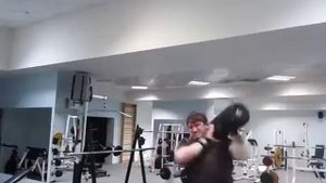 Александр Булавко, швунг жимовой гантели - 50 кг по 5 раз на каждую руку.