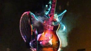 ACE FREHLEY smoking guitar solo