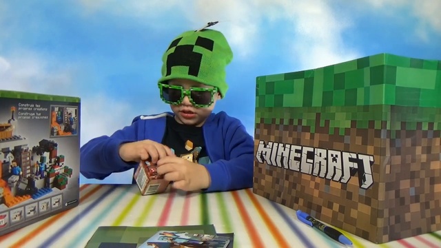 Майнкрафт большая коробка с сюрпризами и игрушками Minecraft surprise box with t