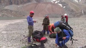 Как правильно надевать рюкзак